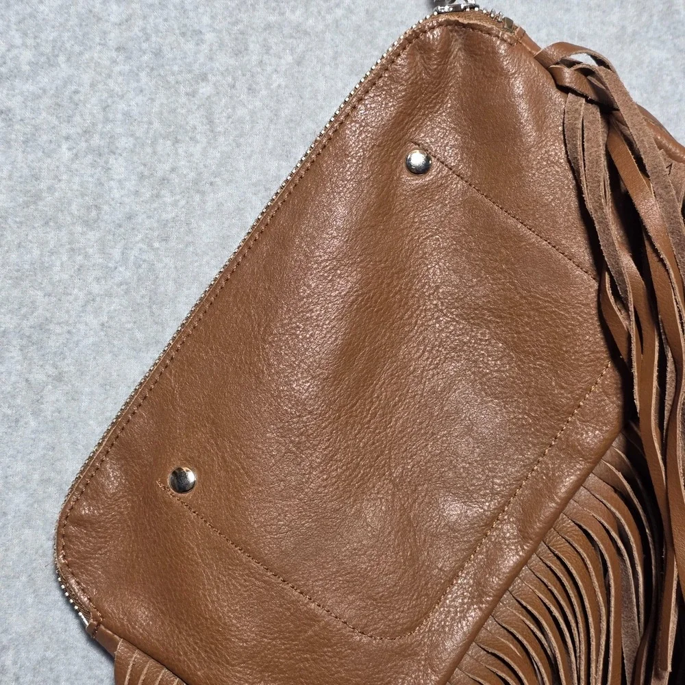 Linea Pelle Fringe wrist purse - Picture 3 of 12